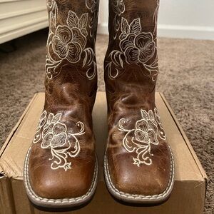 Shyanne girls boots